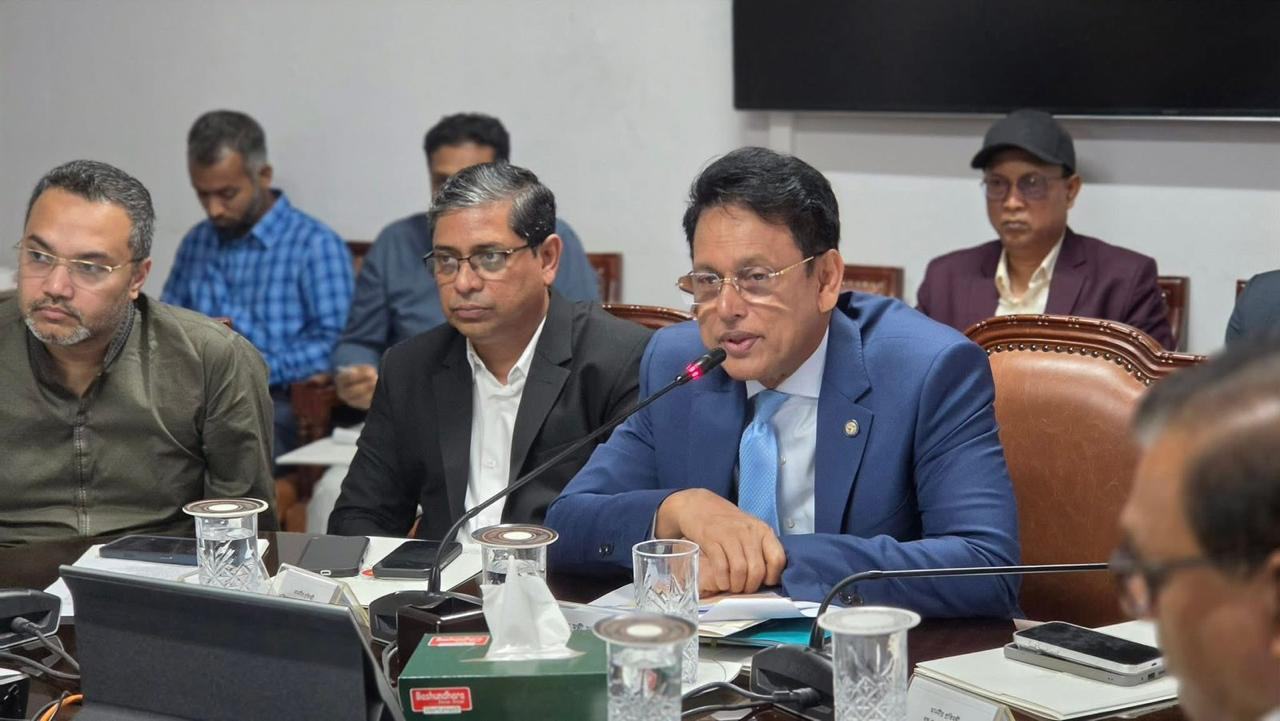 জুলাই থেকে প্রাথমিক বিদ্যালয়ের শিক্ষার্থীরা পাবে স্কুল ড্রেস ও ব্যাগ: শিক্ষামন্ত্রী