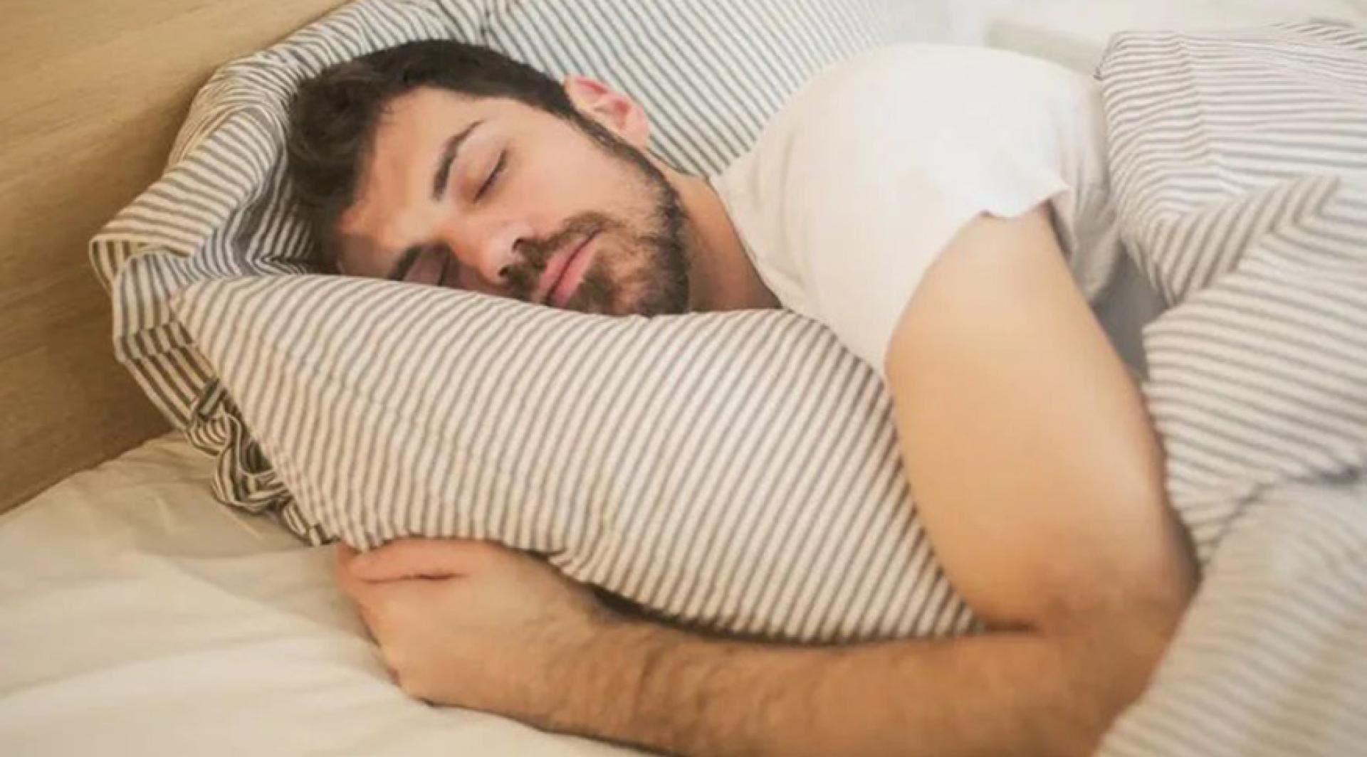 আগাম ঘুম জমা রাখা কি সত্যিই সম্ভব?