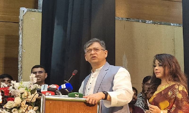 একটি রাজনৈতিক দল কৌশলে নির্বাচন থেকে সরে যেতে চায়: সালাহউদ্দিন আহমদ