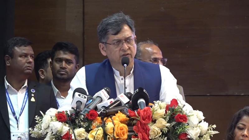 ড. ইউনূস থাকতে না চাইলে জনগণ বিকল্প বেছে নেবে: সালাহউদ্দিন আহমেদ