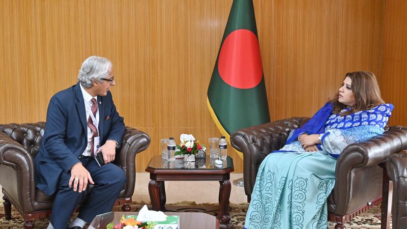 কমনওয়েলথ সম্মেলনে বিনিয়োগ নিয়ে শামা ওবায়েদ ও আরিফ জামানের আলোচনা