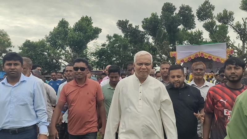 সম্প্রীতি বজায় রেখে সবাই মিলেমিশে বাস করব: সমাজকল্যাণমন্ত্রী