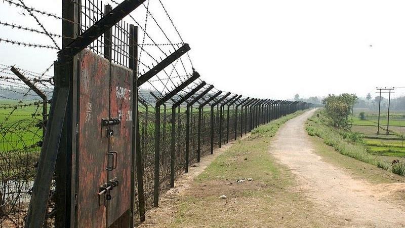 বিএসএফের হাতে ১০ বছরে ঝরেছে ৩০৫ বাংলাদেশীর প্রাণ, আহত অন্তত ২৮২