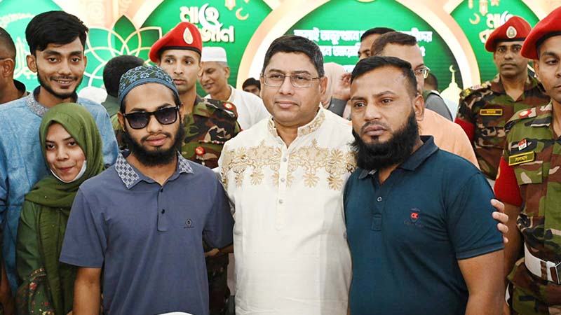 জুলাই গণঅভ্যুত্থানে আহত ছাত্র-ছাত্রীদের সম্মানে সেনাবাহিনীর ইফতার