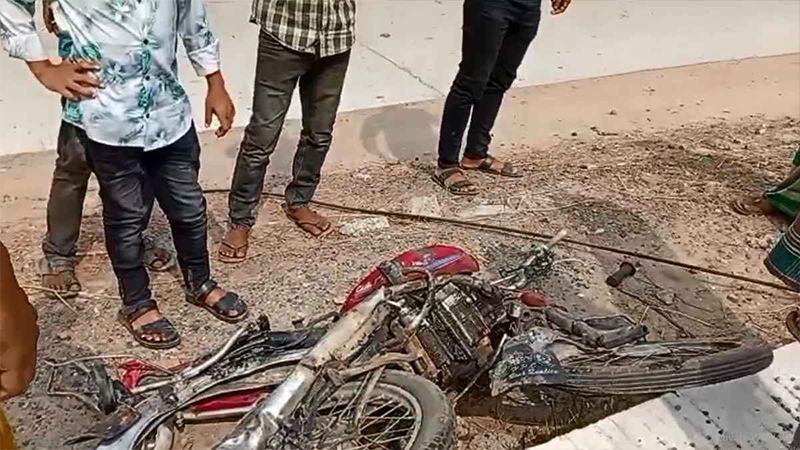 সিরাজগঞ্জে সড়ক দুর্ঘটনায় মোটরসাইকেল আরোহীর মৃত্যু