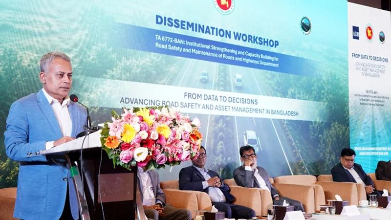 সড়ক দুর্ঘটনার অন্যতম কারণ গাড়িচালকদের অদক্ষতা ও পথচারীদের অসচেতনতা: সড়কমন্ত্রী