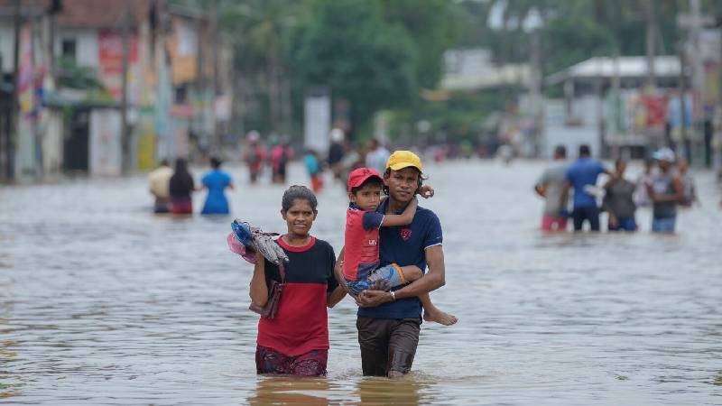 বন্যা-ভূমিধসে শ্রীলংকায় ৫৬ জনের প্রাণহানি, বন্ধ সরকারি প্রতিষ্ঠান ও স্কুল