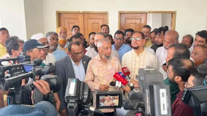 শ্রমজীবী নারীদের নিরাপত্তা ও কল্যাণকে সর্বোচ্চ অগ্রাধিকার দিয়ে কাজ করছে সরকার: শ্রমমন্ত্রী
