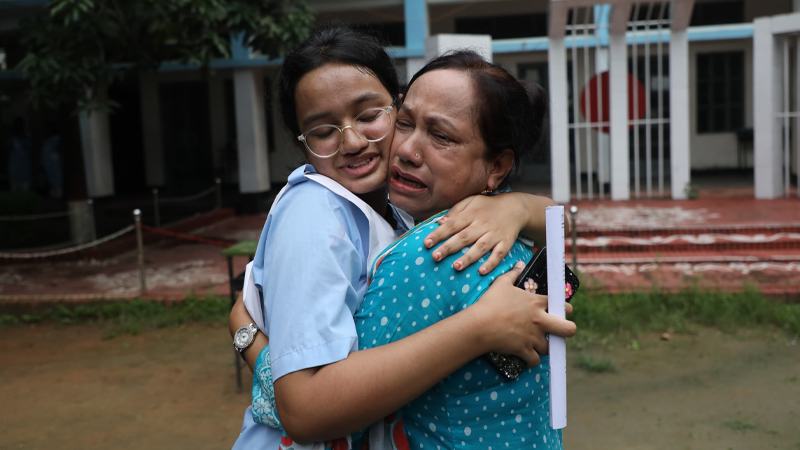 জিপিএ-৫ ও পাসের হারে এগিয়ে মেয়েরা