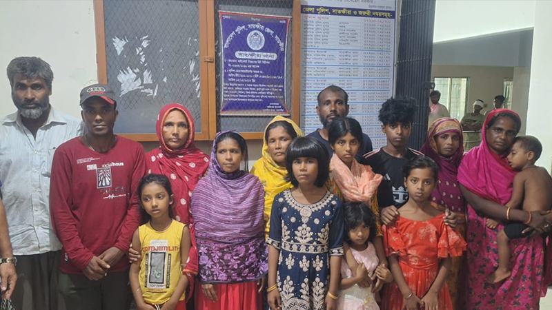 ভারতে আটক ১৫ বাংলাদেশীকে বিজিবির কাছে হস্তান্তর করল বিএসএফ