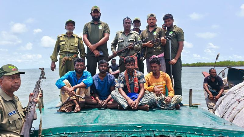 সুন্দরবনে হাত-পা বাঁধা অবস্থায় চার অপহৃত জেলে উদ্ধার