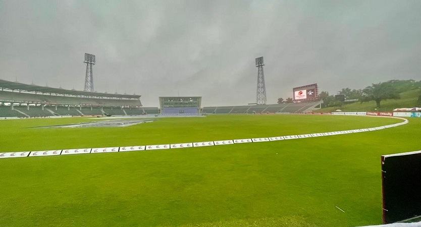 ভেজা আউটফিল্ডের কারণে বিলম্ব, খেলা শুরু হবে ১টায়