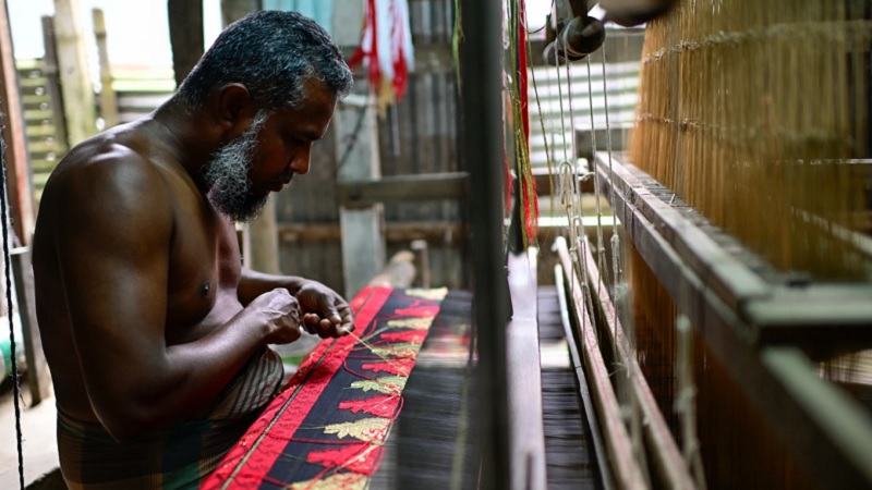 ইউনেস্কোর স্বীকৃতির প্রত্যাশায় টাঙ্গাইল শাড়ি