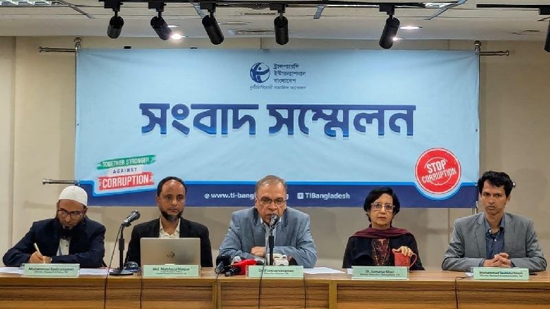 বাংলাদেশে অর্থ, ধর্ম ও পেশিশক্তিই মৌলিক রাজনৈতিক পুঁজি: টিআইবি