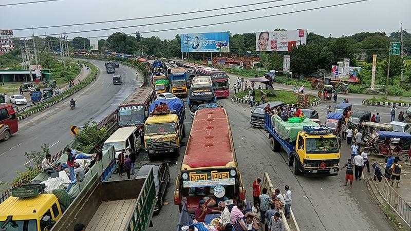 যমুনা সেতু এলাকায় ৫০ কিলোমিটার যানজট