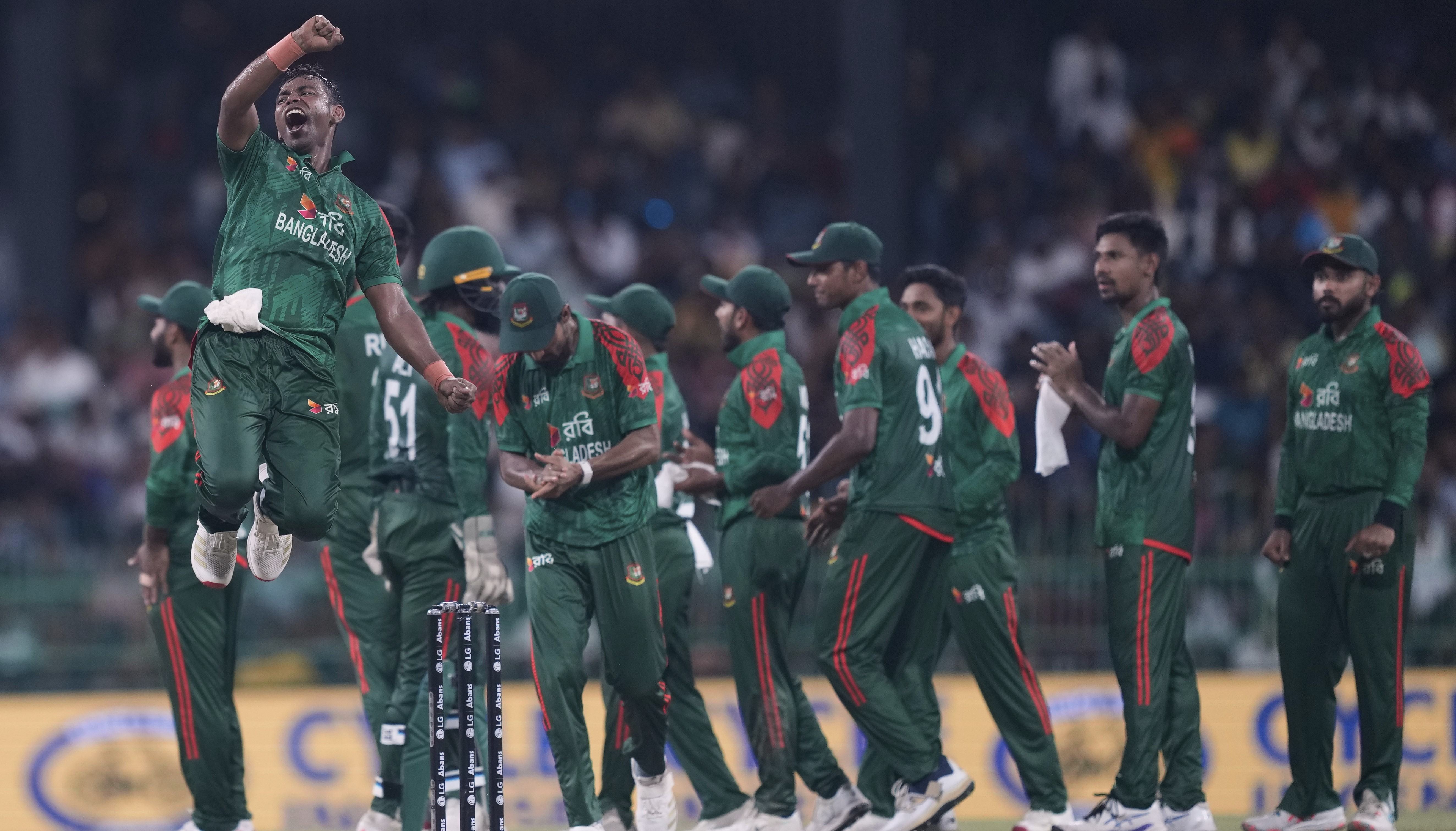 ১৬ রানে জিতে সমতা আনল বাংলাদেশ