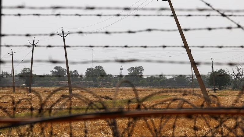 ২৪-৩৬ ঘণ্টার মধ্যে ভারতের সামরিক হামলার আশঙ্কা: পাকিস্তানি মন্ত্রী তারার
