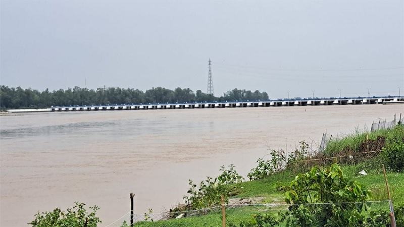 দেশের নদ-নদীর পানি বিপদসীমার নিচে, উত্তরে তিস্তা-ধরলায় সতর্কতা