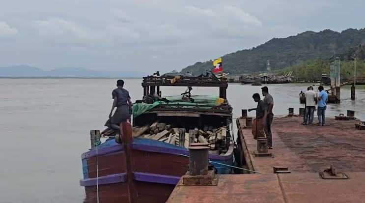 এক বছর পর আবারো সচল টেকনাফ স্থলবন্দর