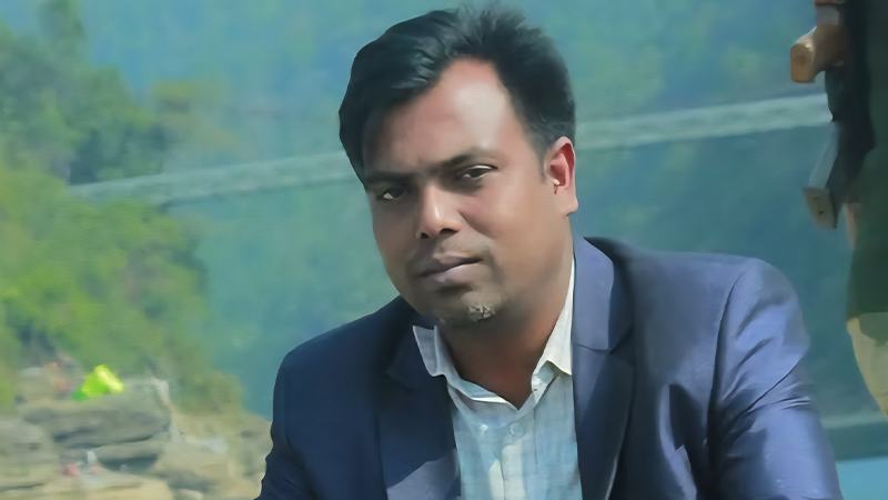 গাজীপুরে সাংবাদিককে প্রকাশ্যে কুপিয়ে হত্যা