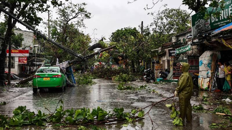 দক্ষিণ-পূর্ব এশিয়ায় টাইফুন বুয়ালয়, মৃতের সংখ্যা ৩০ ছাড়াল