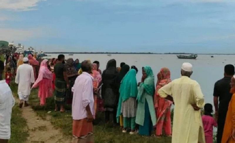 বিয়ের অনুষ্ঠানে যাওয়ার পথে মেঘনায় ট্রলারডুবি