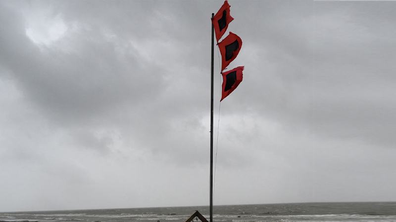 পটুয়াখালীতে মুষলধারে বৃষ্টি, সমুদ্রবন্দরে ৩ নম্বর সতর্ক সংকেত