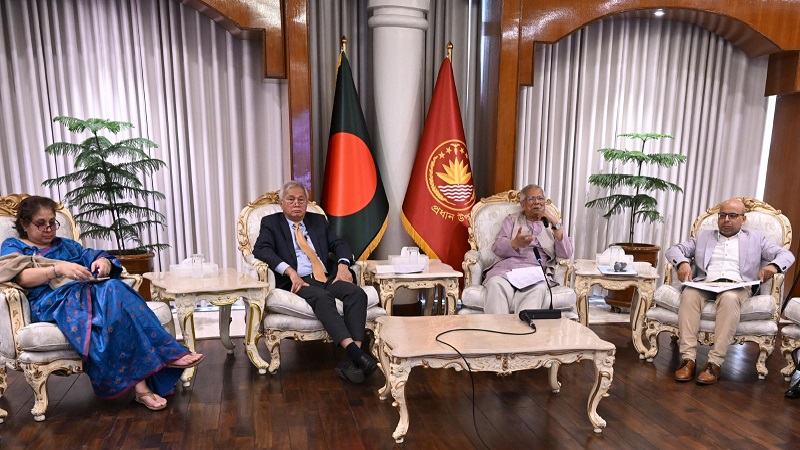 তিন পার্বত্য জেলায় ই-লার্নিং কার্যক্রম উদ্বোধন করলেন প্রধান উপদেষ্টা