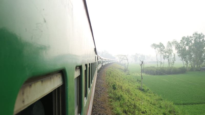 মাত্র ১০৭৩ টাকায় বাংলাদেশের দীর্ঘতম রেল যাত্রা