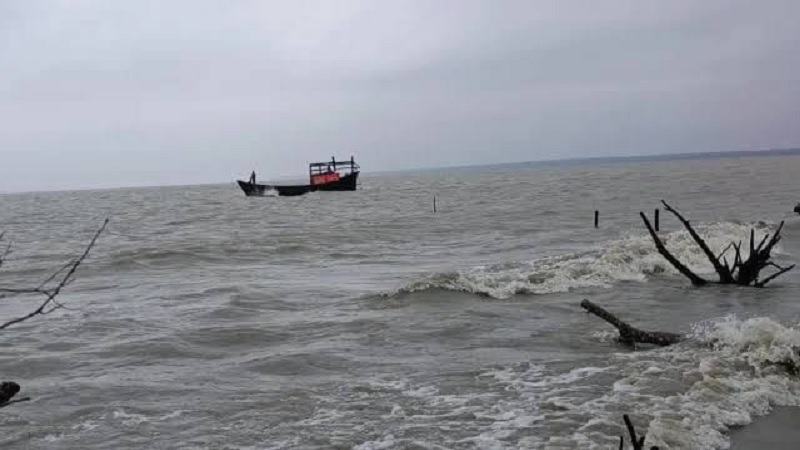 কুতুবদিয়ায় ট্রলারডুবি, ৫ জেলের মরদেহ উদ্ধার