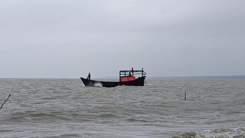 বঙ্গোপসাগরে ট্রলারডুবি, এখনো নিখোঁজ ৫