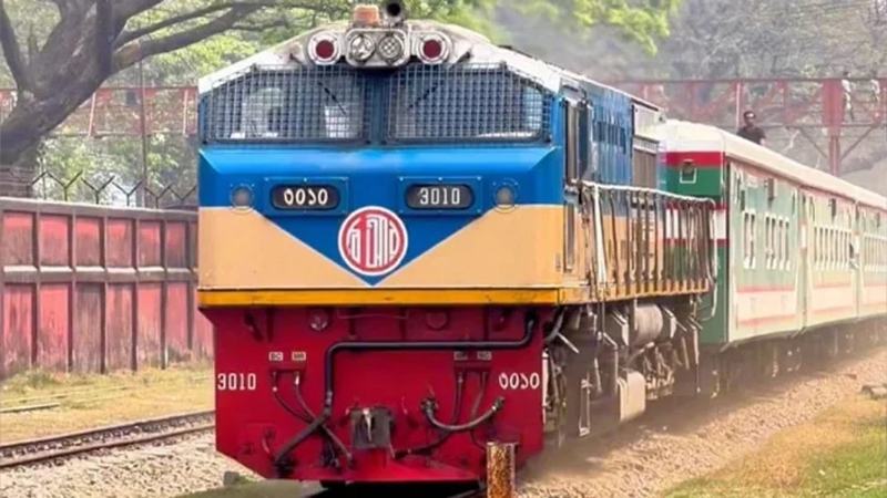 কুমিরা স্টেশনে যাত্রাবিরতি বাতিল, যুক্ত থাকছেন মধ্যবর্তী জেলার যাত্রীরা