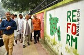 তরুণ বিপ্লবীদের আঁকা গ্রাফিতি ৩