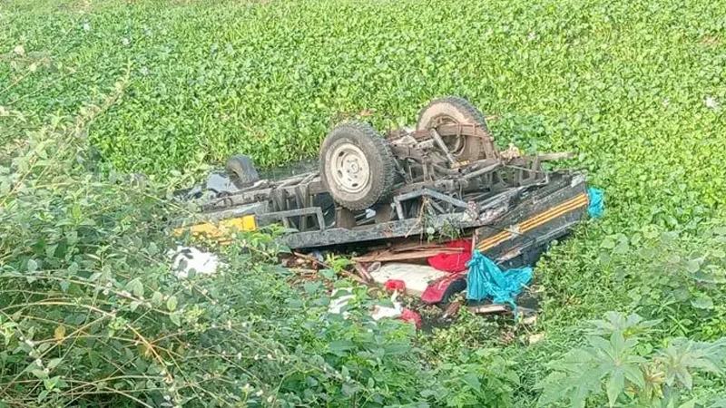 মাধবপুরে পিকআপ ভ্যান-বাসের সংঘর্ষে ৪ জন নিহত