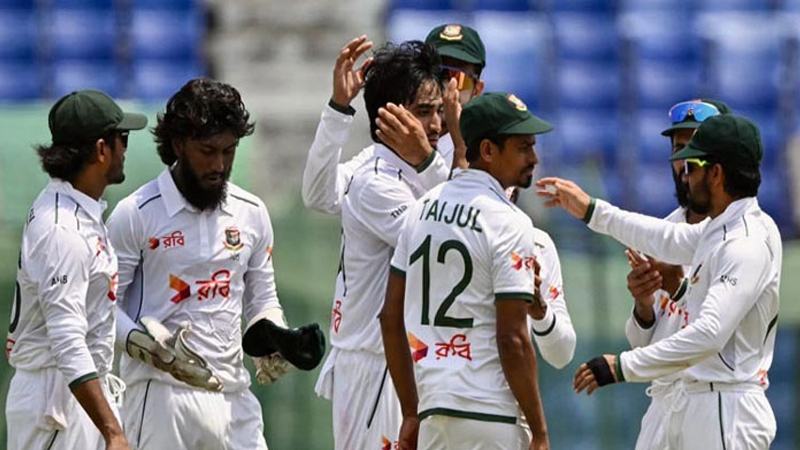 প্রথম সেশনে বাংলাদেশের ঝুলিতে ২ উইকেট