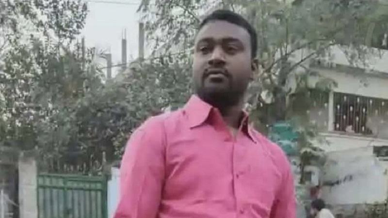 খুলনায় চায়ের দোকানে ঢুকে তাঁতী দলের নেতাকে কুপিয়ে হত্যা