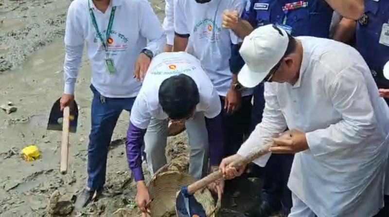 গণমাধ্যমের স্বাধীনতার মাধ্যমেই সরকার জবাবদিহির মধ্যে থাকতে চায়: তথ্যমন্ত্রী