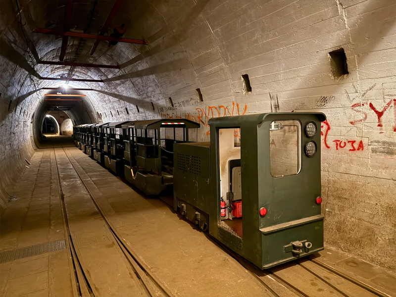 underground-electric-train-in-the-tunnels
