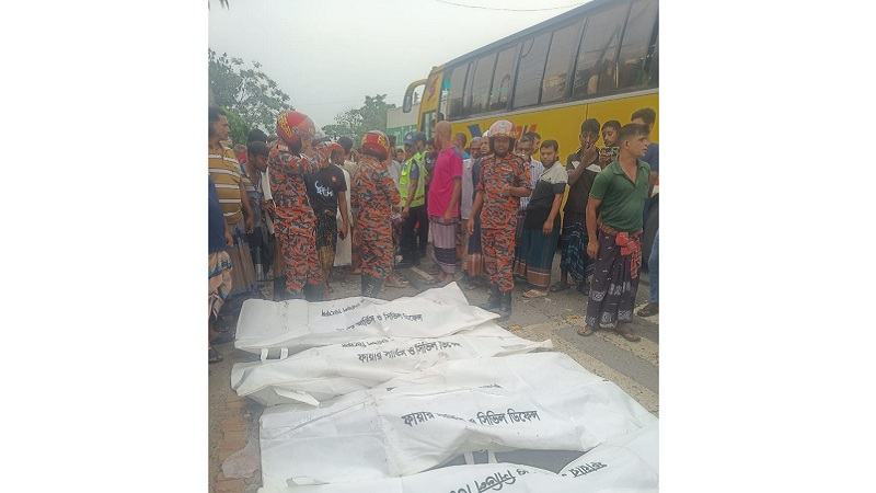 ফরিদপুরে মাহিন্দ্রা ও বাসের সংঘর্ষে নিহত অন্তত ৪, আহত ৩