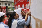 এইচএসসির ফল প্রকাশের পর শিক্ষার্থীদের উল্লাস
