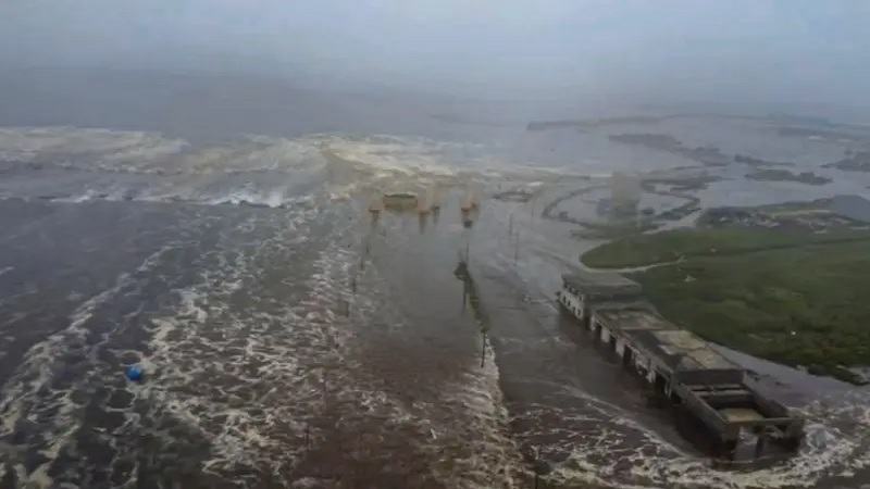 যেসব অঞ্চলে এখনো কার্যকর সুনামি সতর্কতা