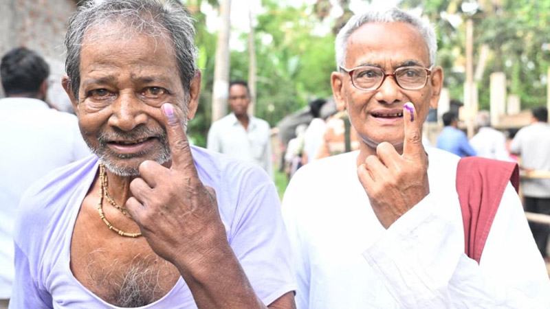 ভোটার তালিকা সংশোধন নিয়ে বিতর্কের পর পশ্চিমবঙ্গের প্রথম ভোট