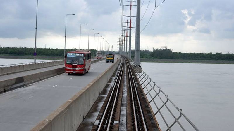তুলে ফেলা হচ্ছে যমুনা সেতুর রেলপথ