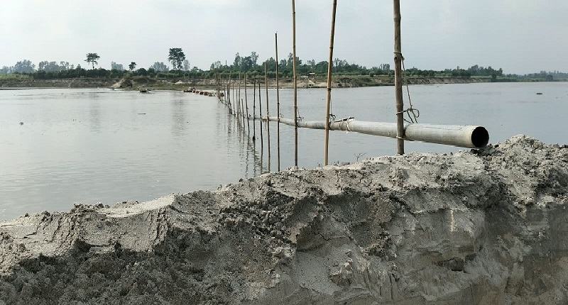 নাব্যসংকট ও চরে ঢাকা পড়েছে যমুনেশ্বরী, এক যুগ ধরে বন্ধ ঐতিহ্যের নৌকাবাইচ