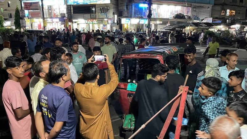 ফেনীতে ট্রেনের ধাক্কায় মা ও ছেলের মৃত্যু
