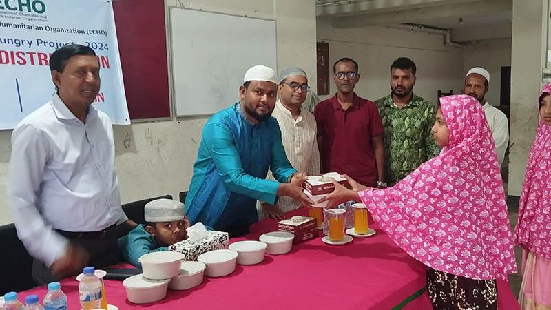 যশোর সরকারি শিশু পরিবার কেন্দ্রের শিশুদের সঙ্গে ইফতার করলেন ডিডি এলজি রফিকুল হাসান