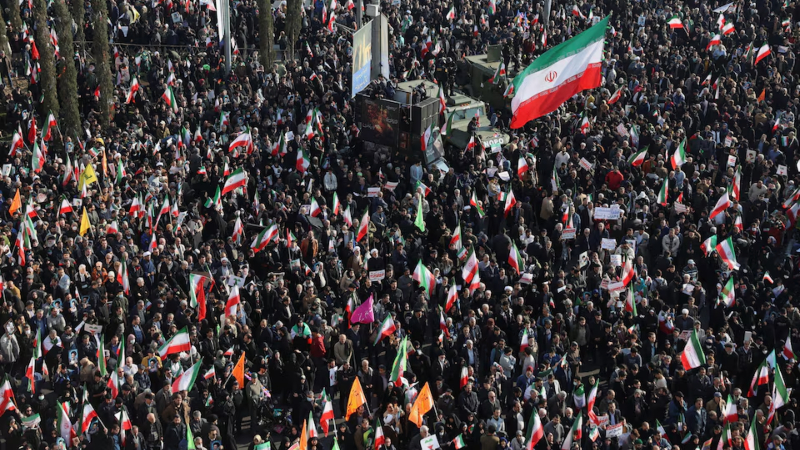 Trump weighs response to Iran crackdown, Tehran says communication open with US | Bonikbarta