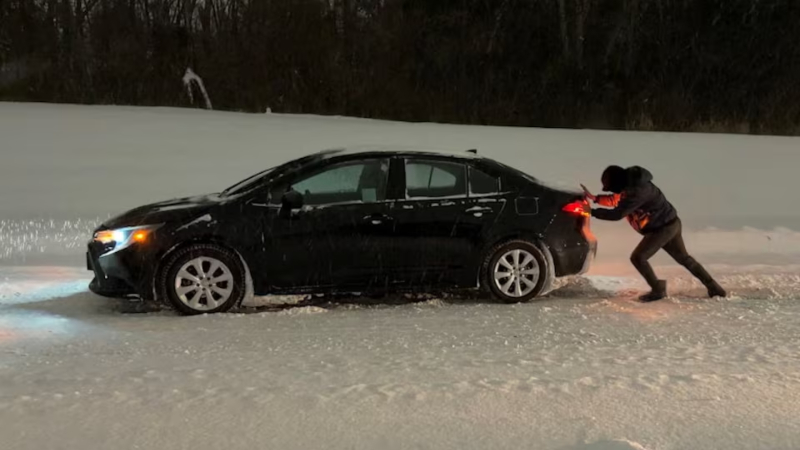 US storm leaves 670,000 without power, forces thousands of flight ...
